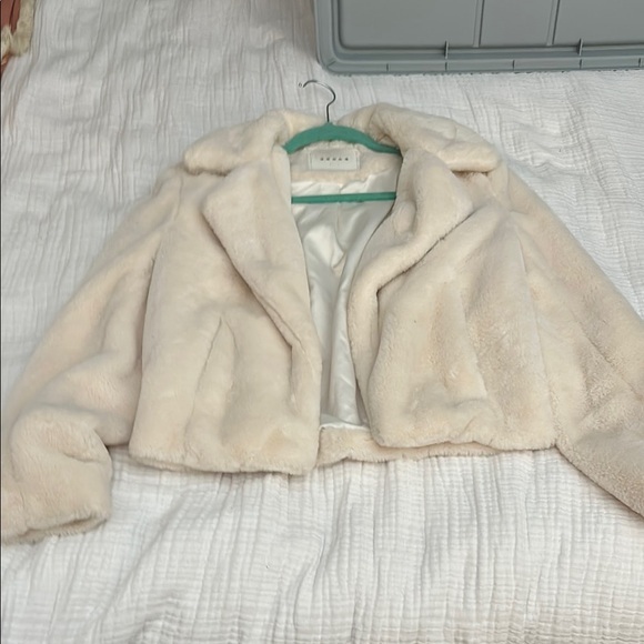 Blank NYC Cream Faux Fur Jacket - Picture 1 of 5